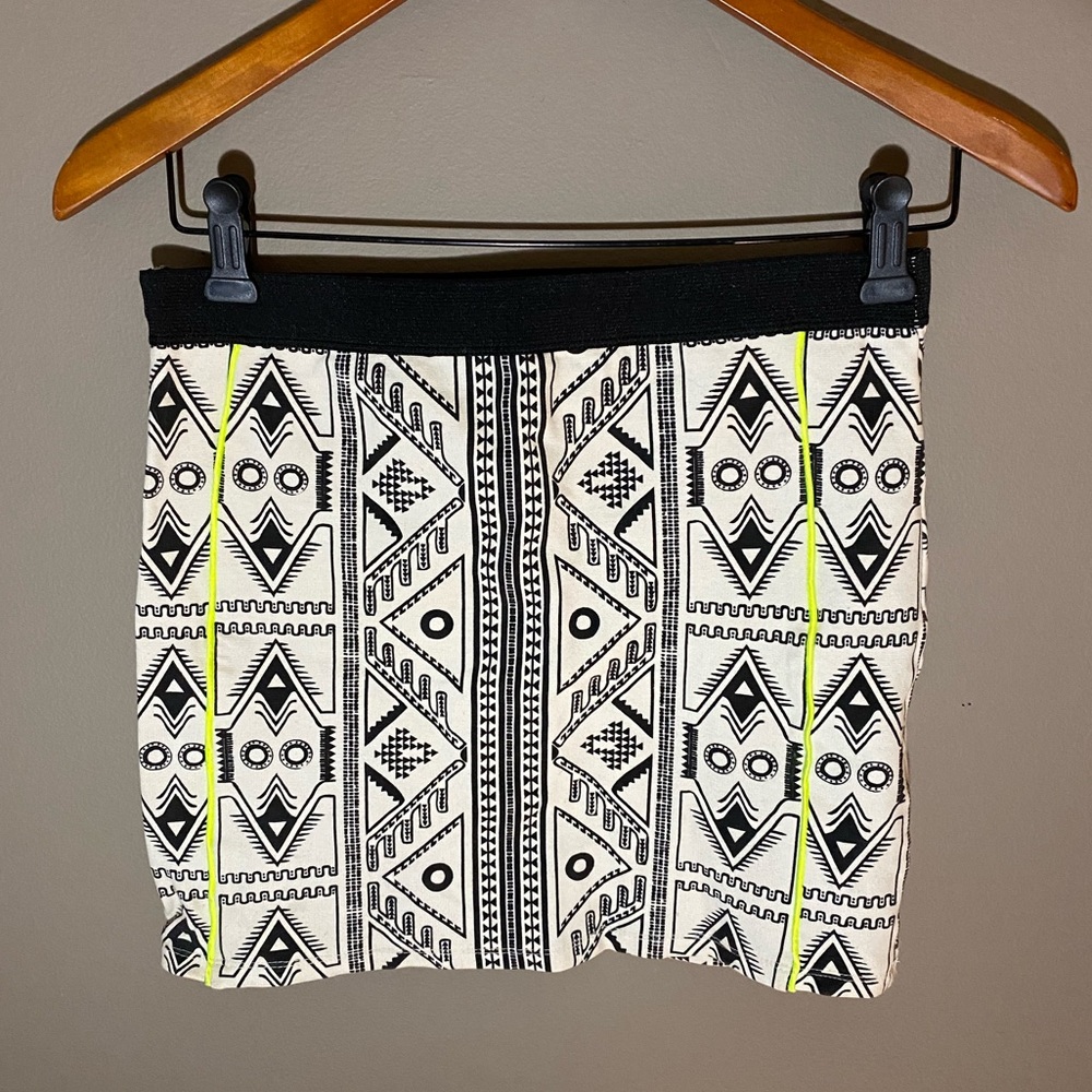 ZARA black & white w/ neon tube mini - size M